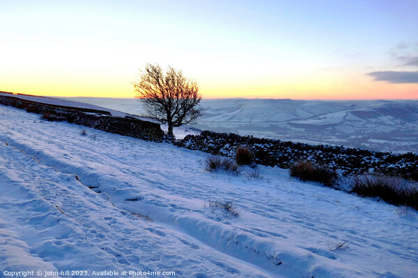 Dawn in Winter, Derbyshire, UK. Picture Board by john hill