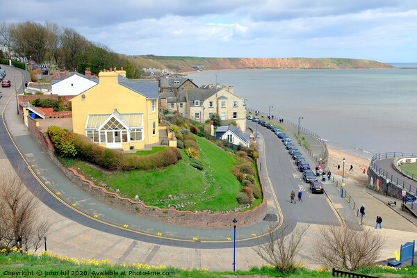 Crescent hill looking towards the Brigg at Filey in Yorkshire.  Picture Board by john hill