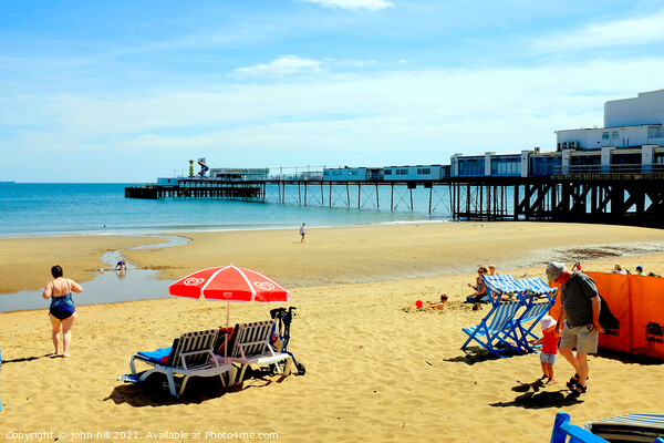 Pier and sands at Sandown on Ise of Wight, UK. Picture Board by john hill