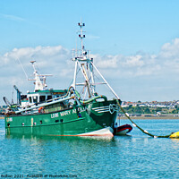 Buy canvas prints of Fishing boat Mary Amelia LO86 moored of Leigh on Sea, Essex by Peter Bolton
