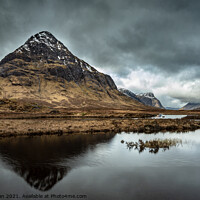 Buy canvas prints of Buachaille Etive Mor by Lesley Moran