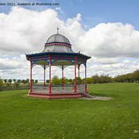 Buy canvas prints of Magdalen Green Bandstand Summertime Dundee Scotland by Iain Gordon