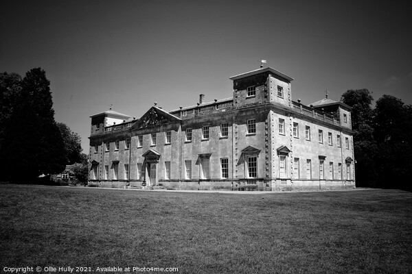 Lydiard House in Black and white  Picture Board by Ollie Hully