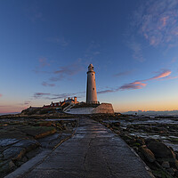 Buy canvas prints of St Mary's Lighthouse by Rob McAvoy