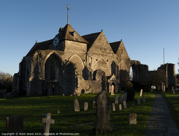 St Thomas Church in Winchelsea during Sunset. Picture Board by Mark Ward