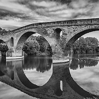 Buy canvas prints of Photography with the Puente la Reina bridge in Black and white by Vicen Photo