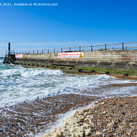 Buy canvas prints of Littlehampton Pier at high tide by Geoff Smith