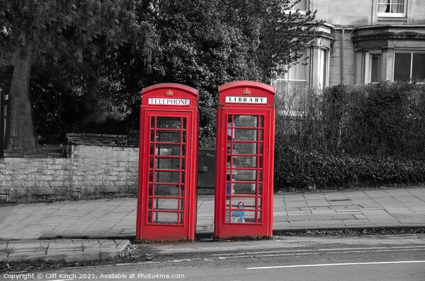 British red phone box Picture Board by Cliff Kinch