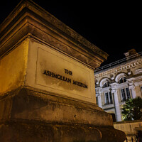 Buy canvas prints of Ashmolean Museum Oxford by Cliff Kinch