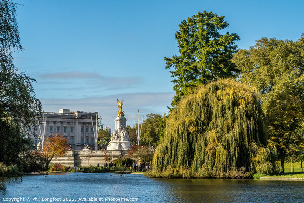 The beautiful St Jame's Park lake London on a autumnal day Picture Board by Phil Longfoot
