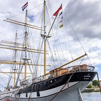 Buy canvas prints of The Tall Ship Glenlee, Glasgow by Jim Monk