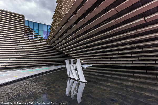 V & A Dundee Picture Board by Jim Monk