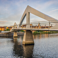 Buy canvas prints of The Squiggly Bridge, Glasgow by Jim Monk