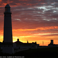 Buy canvas prints of Sunset at Nash Point Lighthouse. by Glyn Evans