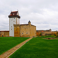 Buy canvas prints of Hermann Castle by Gö Vān