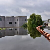 Buy canvas prints of The Hepworth Wakefield by Roy Hinchliffe