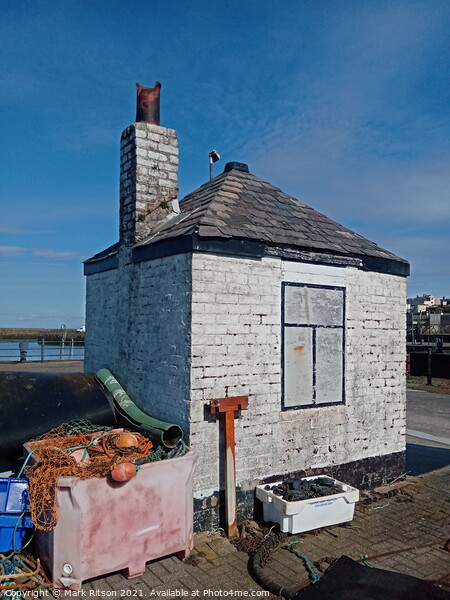 Fisherman's Hut . Picture Board by Mark Ritson