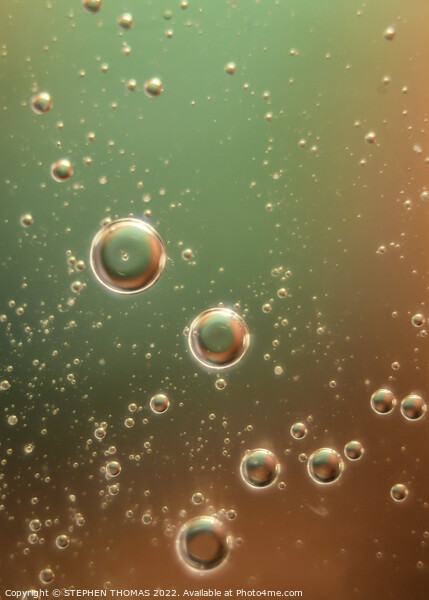 Christmas Bubbles - Water and Oil Abstract Picture Board by STEPHEN THOMAS