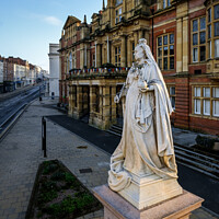 Buy canvas prints of Queen Victoria's Statue, Leamington Spa by Nigel Wilkins