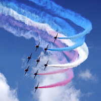 Buy canvas prints of Thrilling Red Arrows Display by Les Schofield