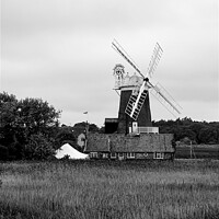 Buy canvas prints of Norfolk windmill  by Les Schofield