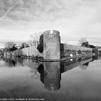 Buy canvas prints of Wells bishop's palace moat by Les Schofield