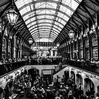 Buy canvas prints of Black and white covent garden London  by Les Schofield