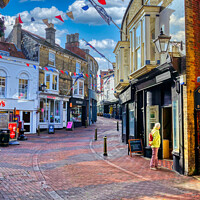 Buy canvas prints of Charming Cowes Streetscape by Roger Mechan