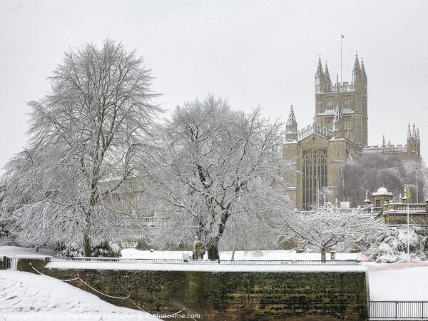 Wintery Wonderland at Bath Abbey Picture Board by Roger Mechan