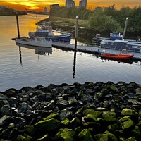 Buy canvas prints of Sunset on The River Clyde  by Stu Art Glasgow