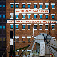 Buy canvas prints of The National Waterways Museum in Gloucester Docks by Chris Rose