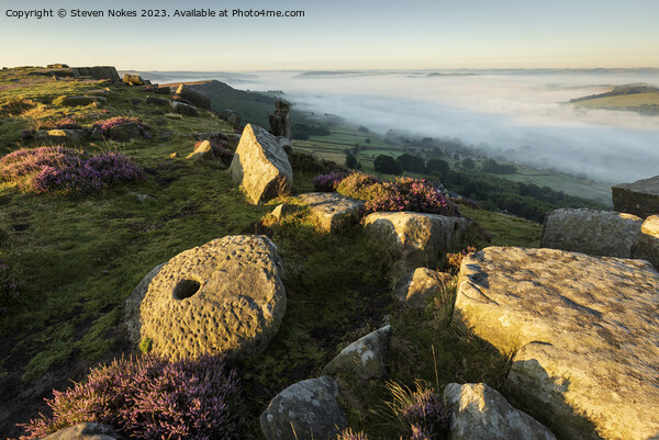 Misty mornings at Curbar Edge, Peak District, Derb Picture Board by Steven Nokes