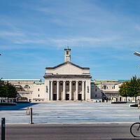 Buy canvas prints of Southampton's Guildhall Square by Gerry Walden LRPS