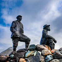 Buy canvas prints of Collie and MacKenzie Statue by Simon Connellan