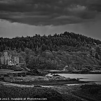 Buy canvas prints of Dunvegan Castle by Duncan Spence