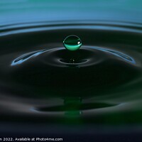 Buy canvas prints of Green Water drops (14A) by Philip Lehman