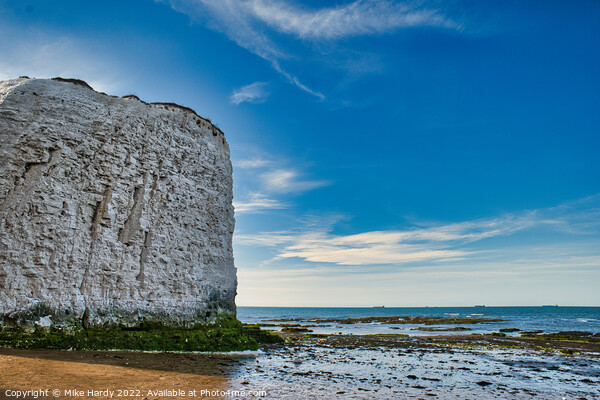 Chalk cliff formation on Botany Bay beach Picture Board by Mike Hardy