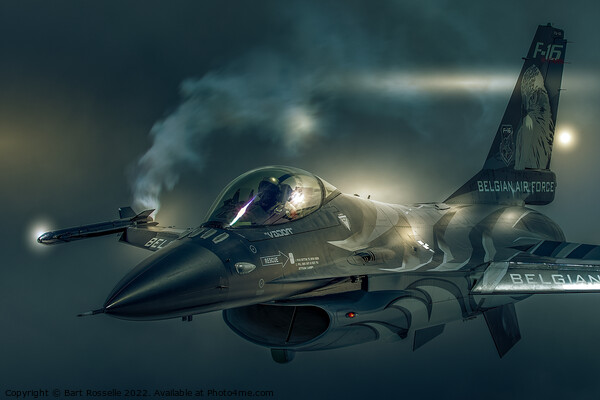 Close-up on demo F-16 Picture Board by Bart Rosselle