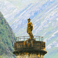 Buy canvas prints of The Last Chieftain Monument at Glenfinnan by Stephen Thomas Photography 