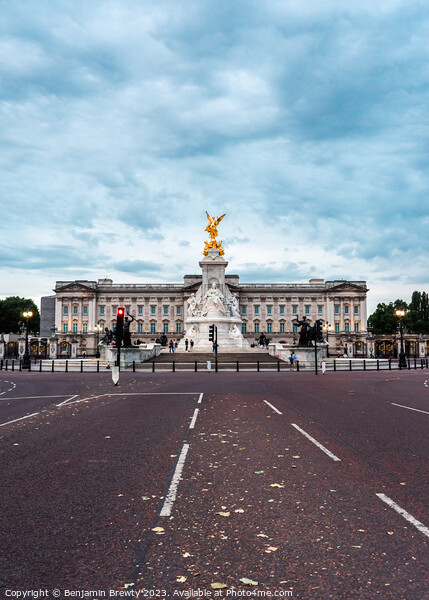 Buckingham Palace Picture Board by Benjamin Brewty