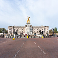 Buy canvas prints of Buckingham Palace by Benjamin Brewty