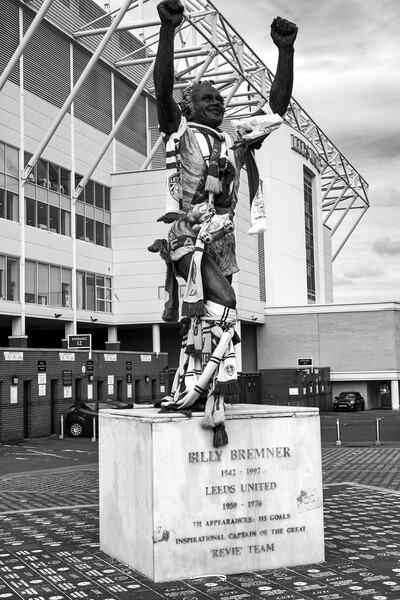 Billy Bremner Monument Mono Picture Board by Steve Smith