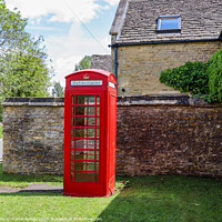 Buy canvas prints of British Red telephone box by Martin fenton