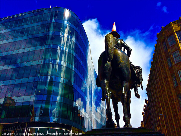 Duke of Wellington with Traffic Cone, Glasgow, Scotland Picture Board by Mike Travers
