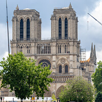 Buy canvas prints of Notre Dame de Paris by Man And Life