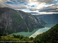 Click to show how this picture will look as a piece of wall art
