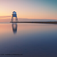 Dovercourt Lighthouse Sunrise: Sand, Sea, Serenity