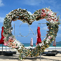 Romantic Beach Floral Heart