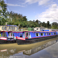 Buy canvas prints of Leighton Buzzard barges for hire  by Rob Hawkins