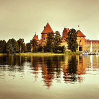 Buy canvas prints of  Trakai Castle  by Rob Hawkins